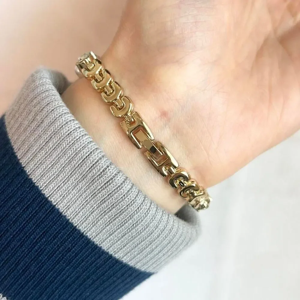Source Unknown gold tone